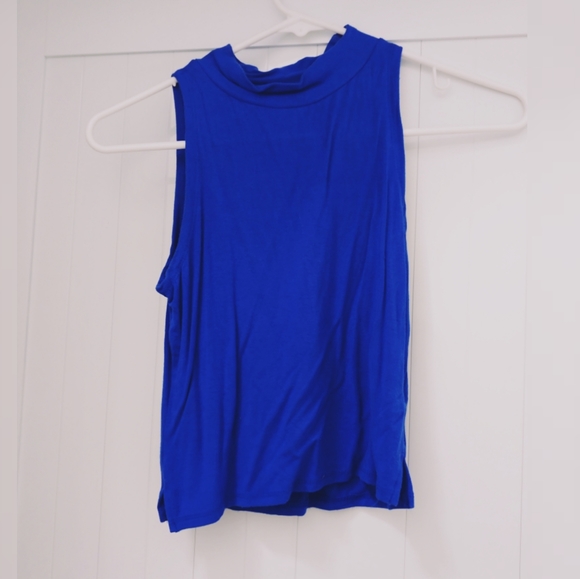 Cute blue stretch midlength top w mock turtleneck - Picture 3 of 3